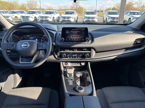 Certified 2026 Nissan Rogue SV AWD/4WD image 18
