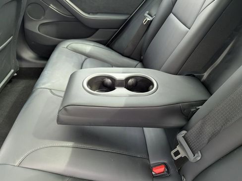 Used 2023 Tesla Model 3 Standard Range image 24