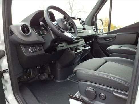 New 2025 Mercedes-Benz Sprinter 2500 image 10