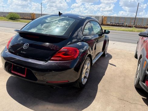 Used 2013 Volkswagen Beetle Turbo FWD image 14