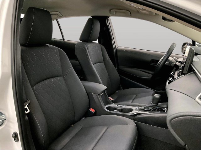 Used 2025 Toyota Corolla LE FWD image 7