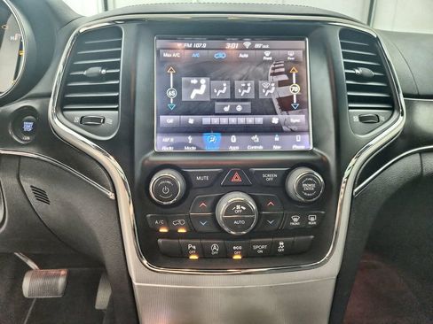 Certified 2018 Jeep Grand Cherokee Limited AWD/4WD image 30