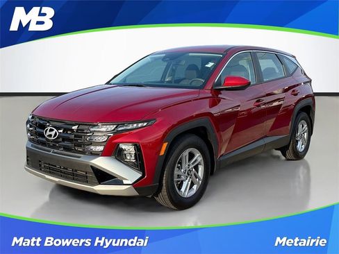 New 2025 Hyundai Tucson SE image 1