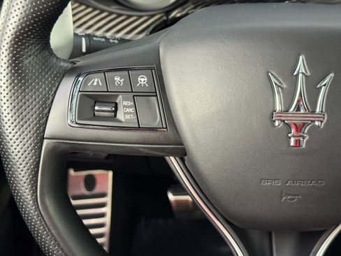 Used 2022 Maserati Quattroporte Modena Q4 image 23