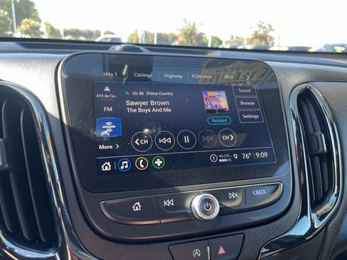 Used 2024 Chevrolet Equinox RS FWD image 12