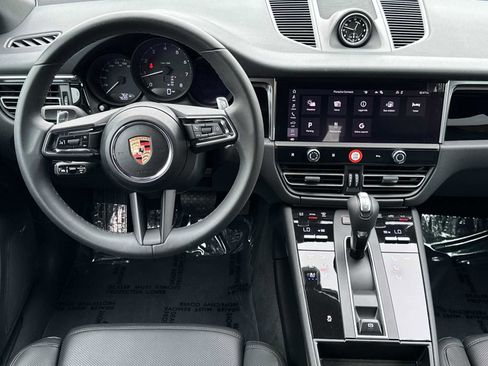 Used 2025 Porsche Macan image 15