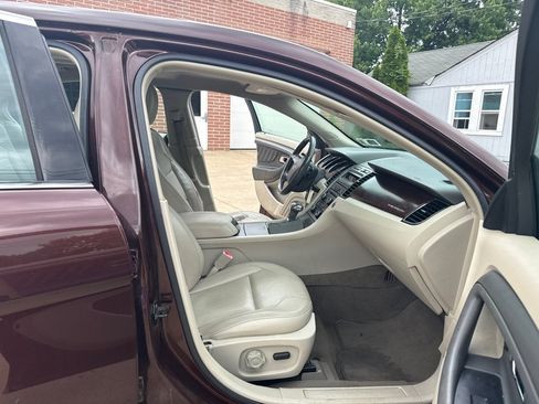 Used 2010 Ford Taurus SEL FWD image 11