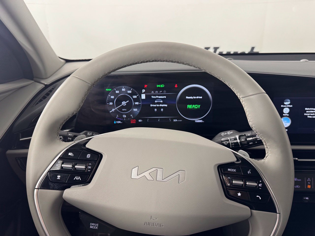 Used 2023 Kia Niro Wave w/ Wave Preserve Package FWD image 13