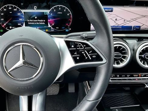 Used 2025 Mercedes-Benz CLA 250 image 11