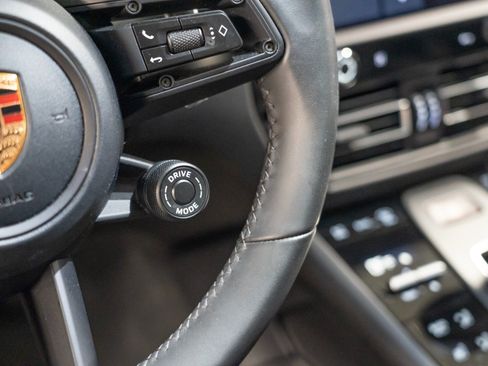 Certified 2026 Porsche Macan AWD/4WD image 23