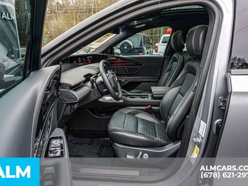 Used 2024 Lincoln Nautilus Reserve w/ Equipment Group 202A image 19