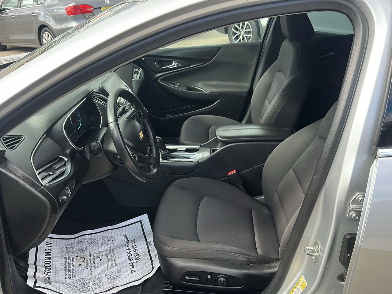 Used 2018 Chevrolet Malibu LT FWD image 10