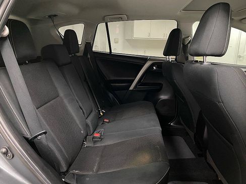 Used 2018 Toyota RAV4 XLE w/ Carpet Mat Package image 13