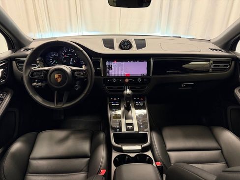 Certified 2026 Porsche Macan Turbo AWD/4WD image 13