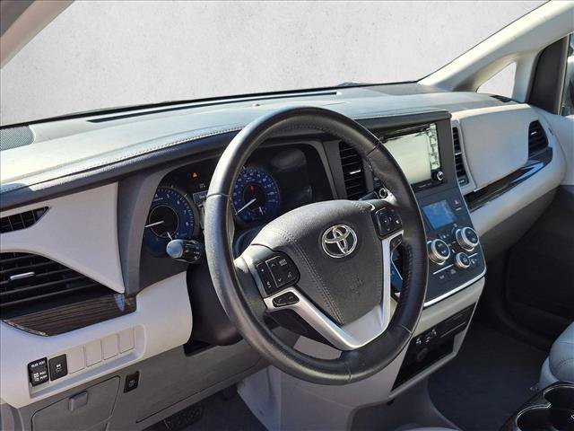 Used 2018 Toyota Sienna XLE w/ Carpet Mat Package AWD/4WD image 9