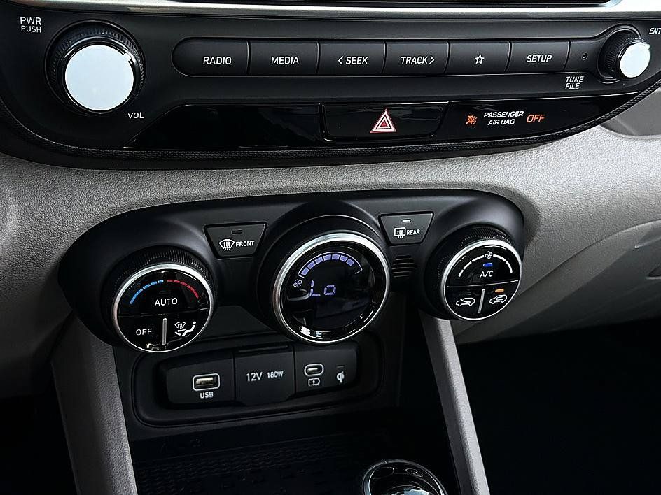 New 2026 Hyundai Venue SEL FWD image 12