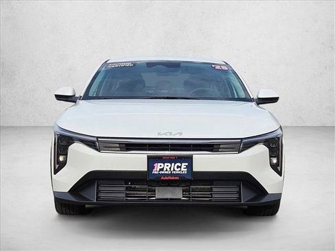 Used 2025 Kia K4 FWD image 2