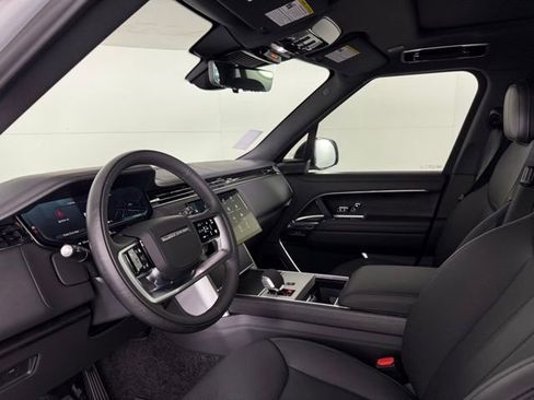 New 2025 Land Rover Range Rover SE image 16