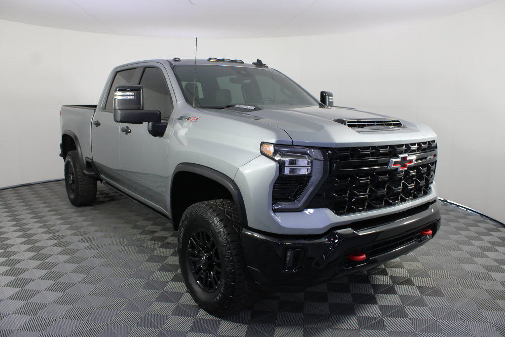 Used 2024 Chevrolet Silverado 2500 ZR2 w/ Technology Package AWD/4WD image 30