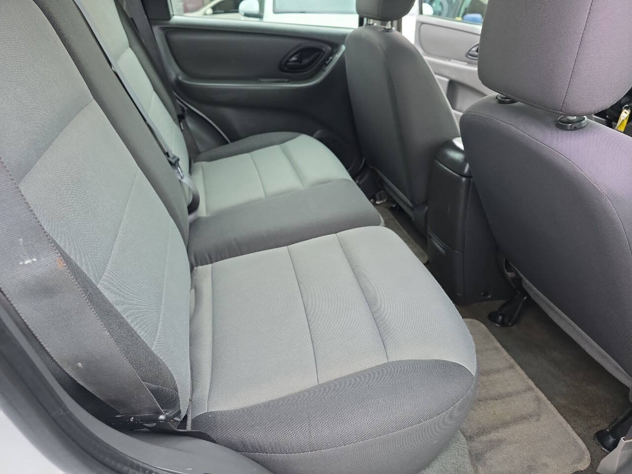 Used 2006 Ford Escape XLS AWD/4WD image 24