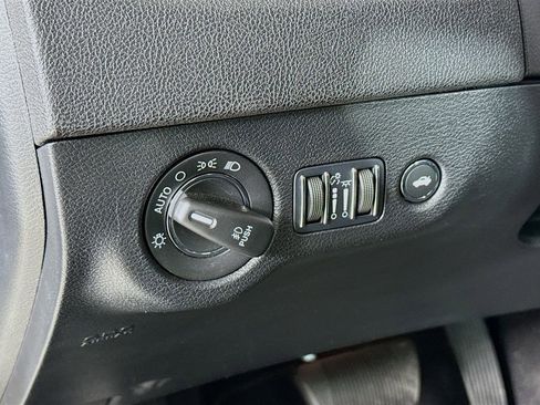 Used 2023 Chrysler 300 Touring L w/ Popular Equipment Group image 11