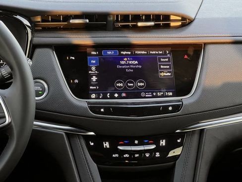 New 2026 Cadillac XT5 Luxury image 15