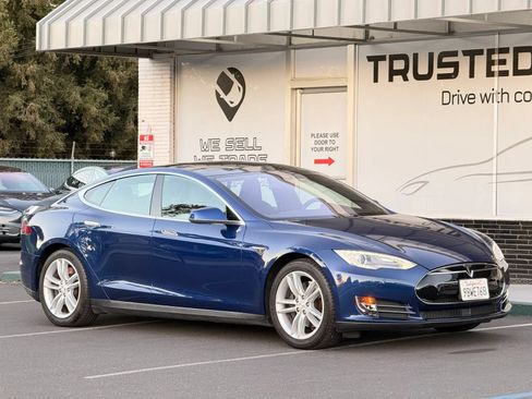 Used 2016 Tesla Model S 70 RWD image 6