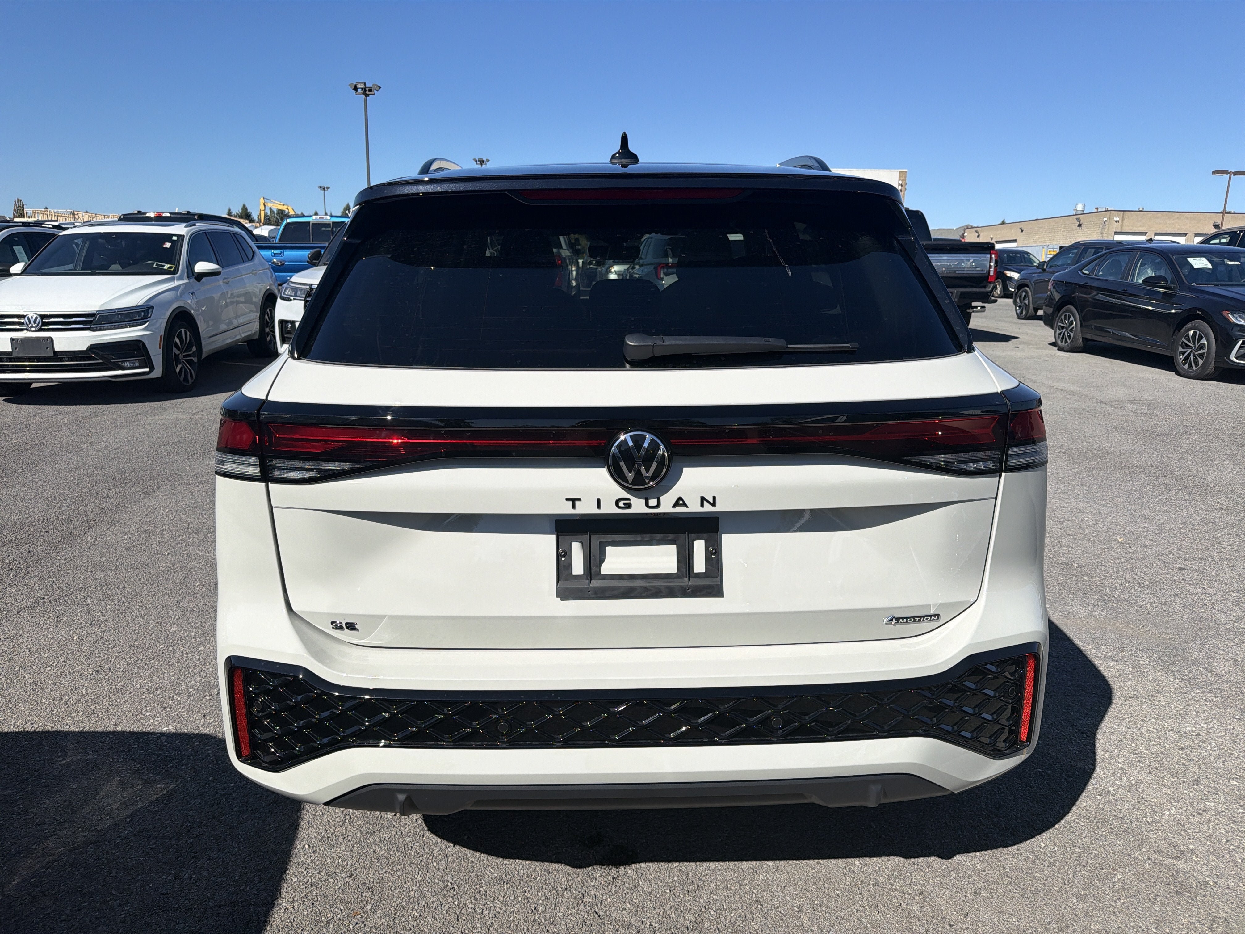 New 2026 Volkswagen Tiguan SE R-Line AWD/4WD image 6