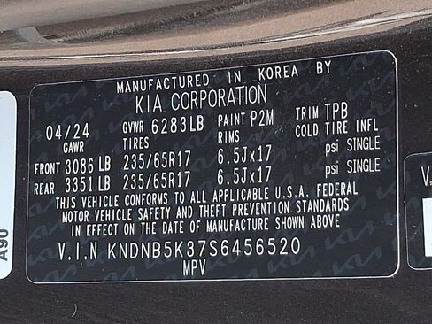 Certified 2025 Kia Carnival FWD image 27