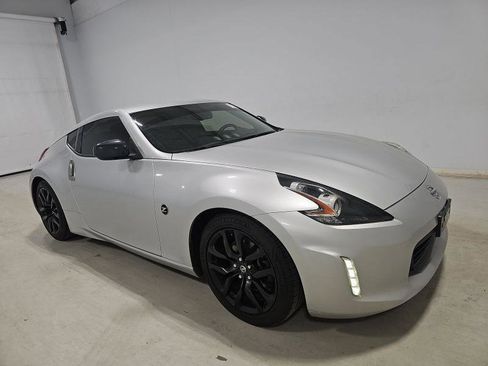 Used 2019 Nissan 370Z Coupe image 6