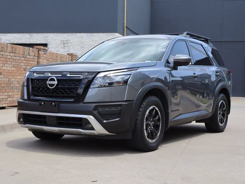 Used 2024 Nissan Pathfinder Rock Creek AWD/4WD image 2