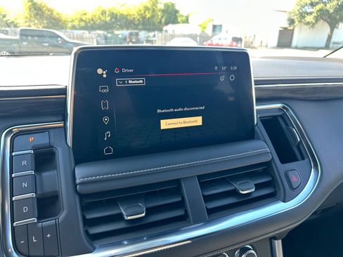 Used 2023 GMC Yukon SLT image 16