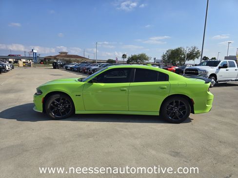 Used 2023 Dodge Charger R/T w/ Plus Group image 5
