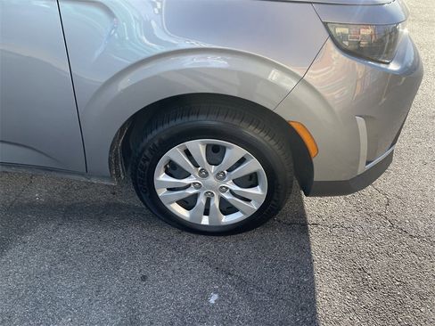 Used 2023 Kia Soul LX image 11