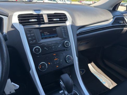 Used 2015 Ford Fusion SE w/ Equipment Group 201A FWD image 21