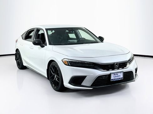 Used 2023 Honda Civic Sport image 3