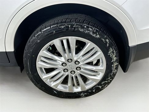 Used 2018 Cadillac XT5 Premium Luxury image 24