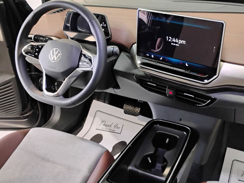 Used 2024 Volkswagen ID.4 Pro image 56