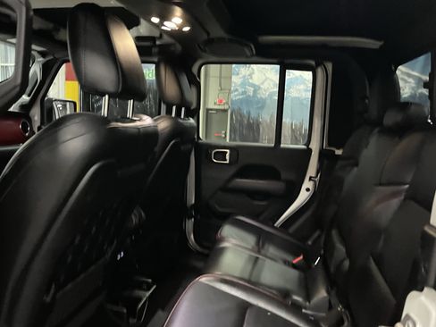 Used 2022 Jeep Gladiator Rubicon w/ Trailer Tow Package image 17