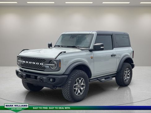 Used 2024 Ford Bronco Badlands AWD/4WD image 2