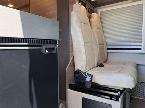 Used 2023 Mercedes-Benz Sprinter 2500 image 20