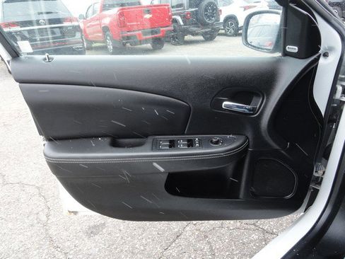 Used 2013 Chrysler 200 Limited image 11