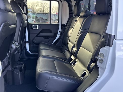 New 2026 Jeep Gladiator Sport AWD/4WD image 6