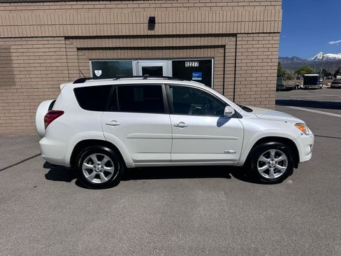 Used 2011 Toyota RAV4 Limited AWD/4WD image 9