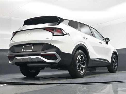 Used 2025 Kia Sportage LX image 23