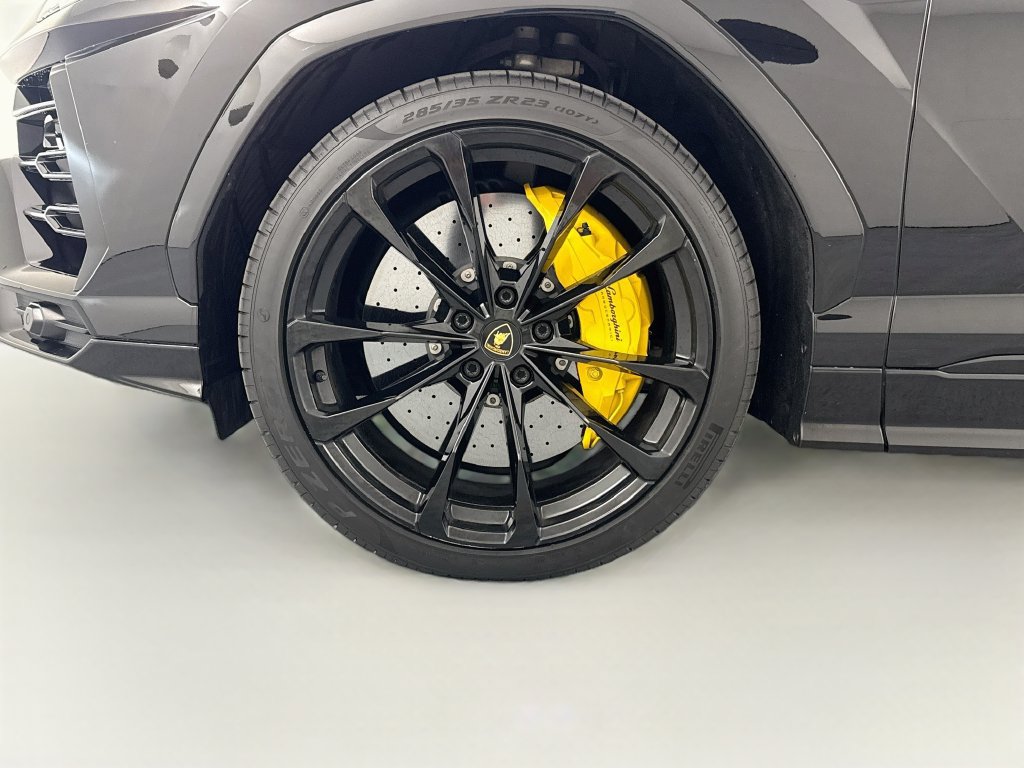 Used 2022 Lamborghini Urus AWD/4WD image 33