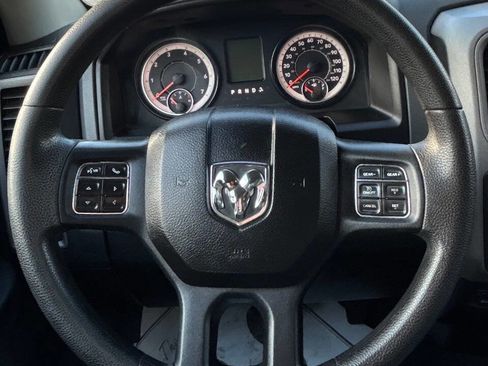 Used 2017 RAM 1500 Express image 11