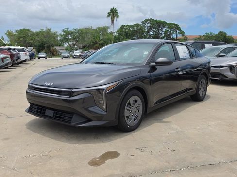 New 2026 Kia K4 FWD image 4