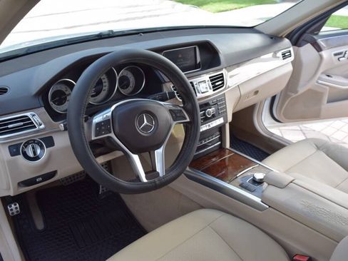 Used 2014 Mercedes-Benz E 350 4MATIC Sedan image 42