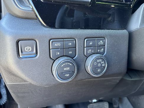 Certified 2026 Chevrolet Silverado 1500 High Country w/ High Country Premium Package AWD/4WD image 24